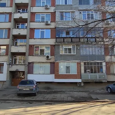 Apartment уютен в - 2 спални и кухня Targovishte (Targovishte)