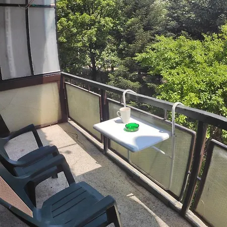 Apartment уютен в - 2 спални и кухня