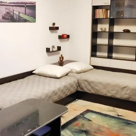 Apartmán уютен в - 2 спални и кухня