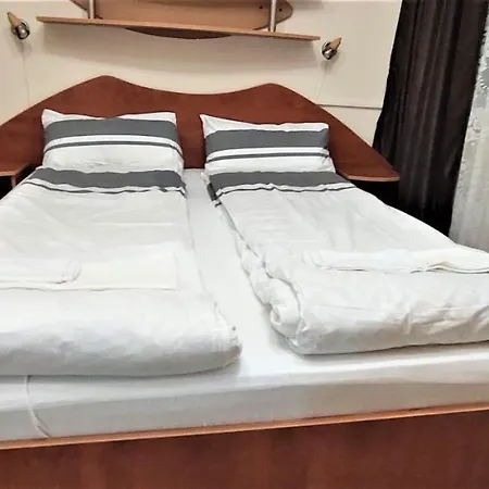 Apartment уютен в - 2 спални и кухня *