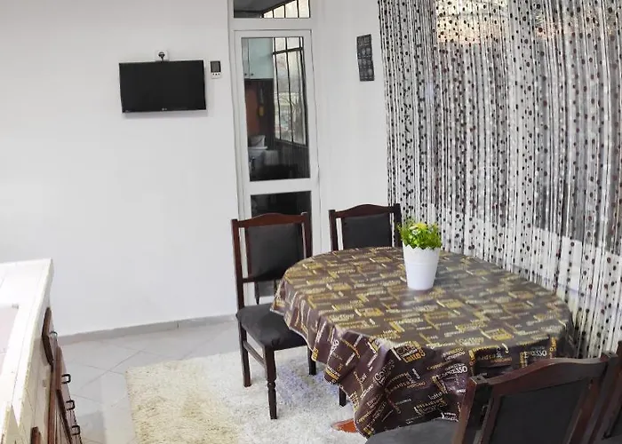 уютен в - 2 спални и кухня Targovichté